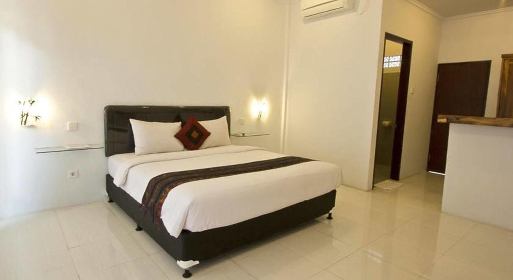 Отель U House Seminyak Керобокан Экстерьер фото